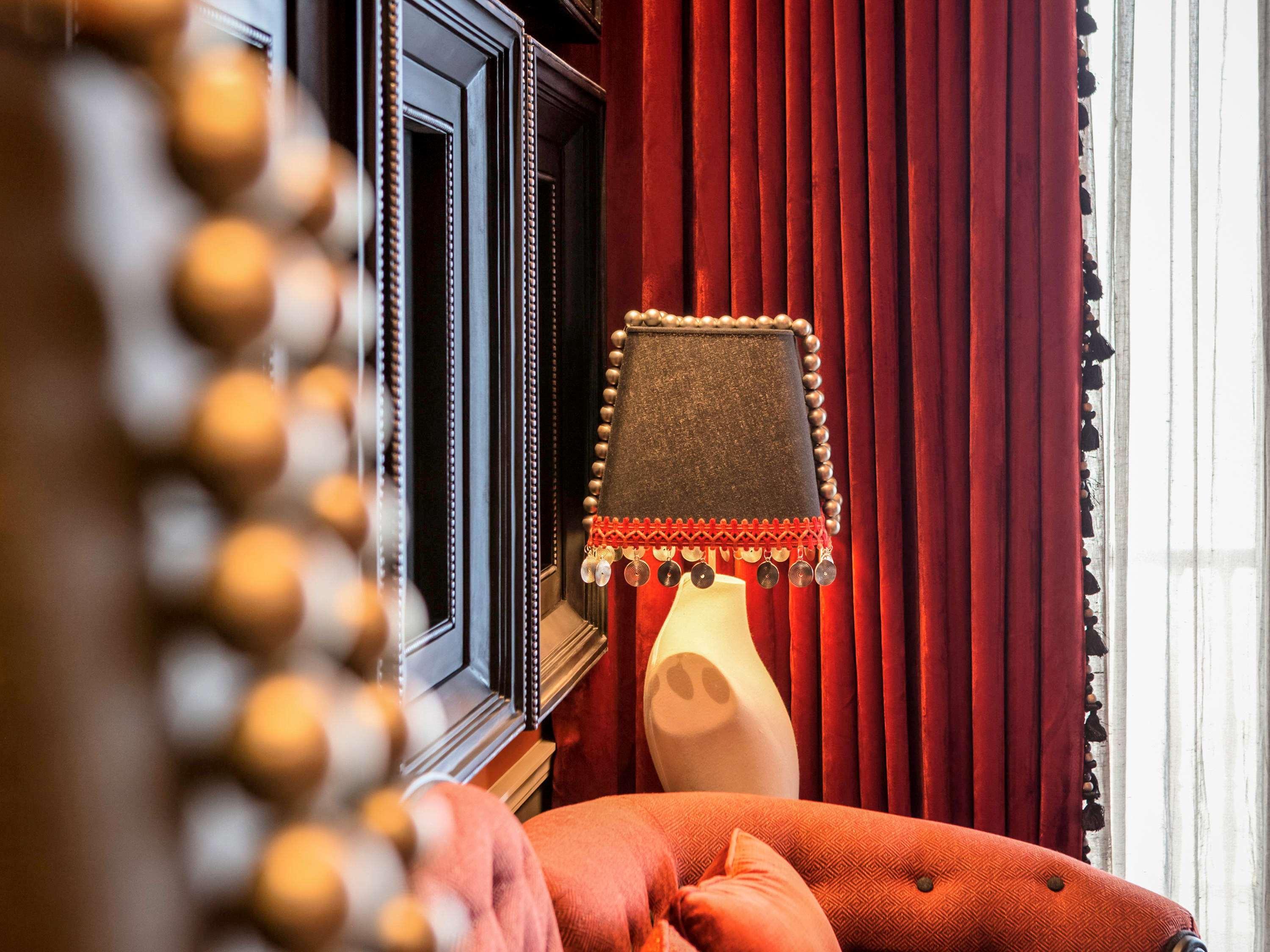 Hotel De La Coupole - Mgallery Sapa Exteriér fotografie A lampshade