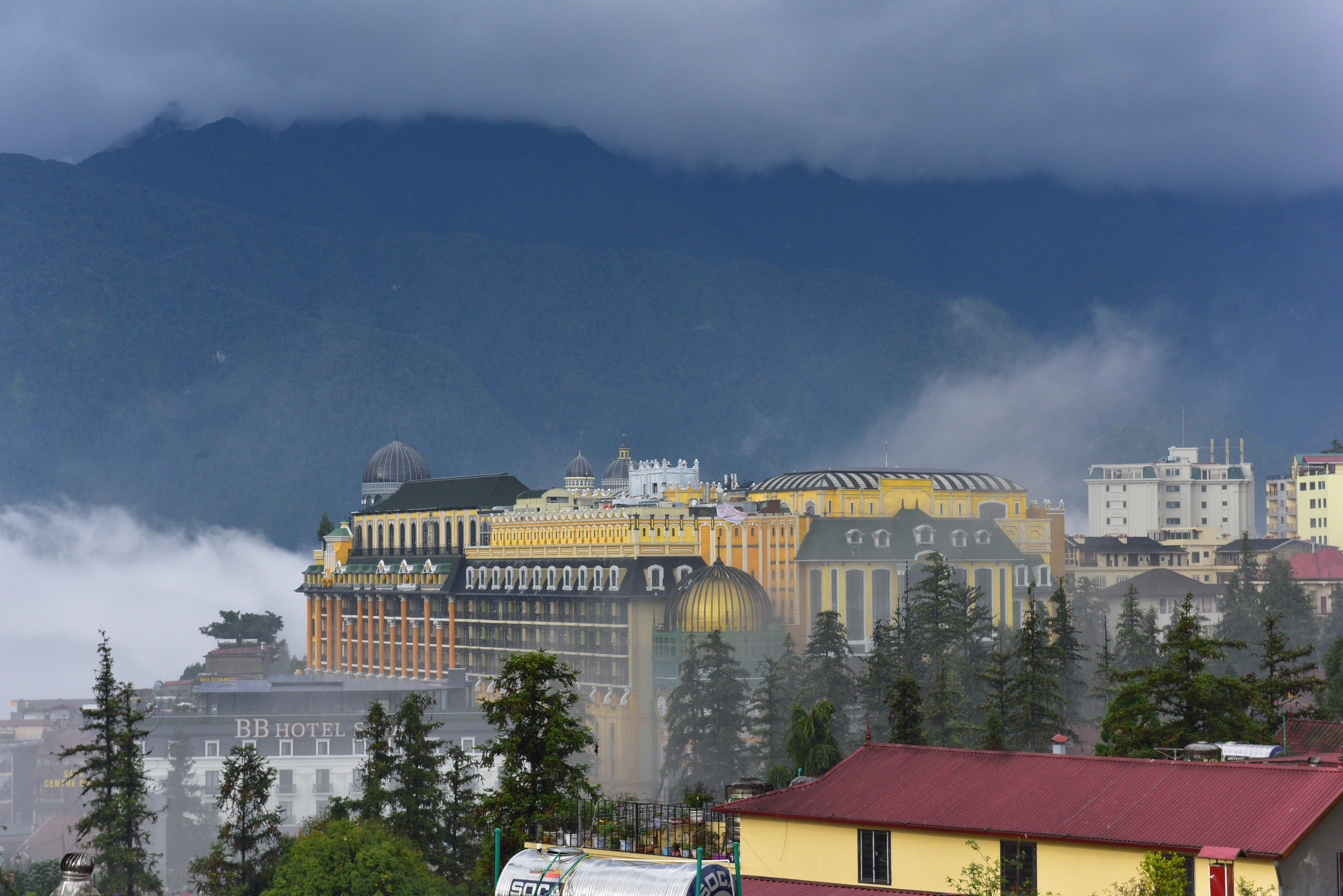 Hotel De La Coupole - Mgallery Sapa Exteriér fotografie The resort in 2013