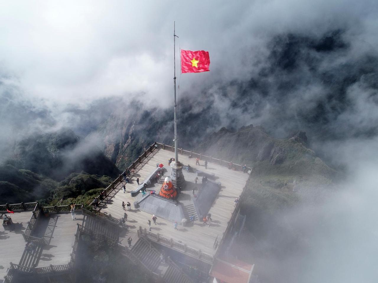 Hotel De La Coupole - Mgallery Sapa Exteriér fotografie The summit of Fansipan